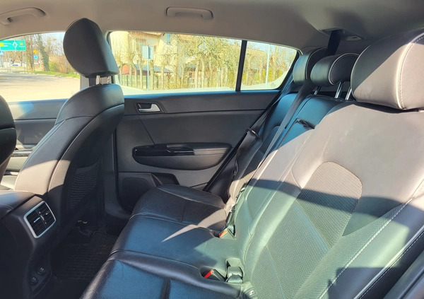 Kia Sportage cena 74500 przebieg: 138000, rok produkcji 2017 z Lipiany małe 46